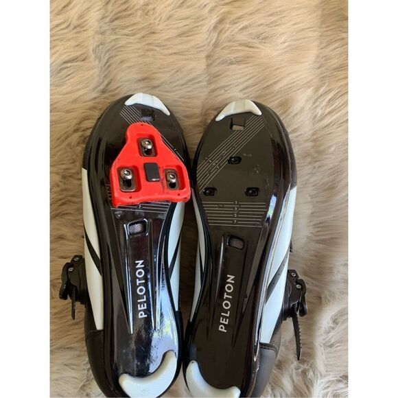 Peloton cycling shoe size 41 womens 10/ mens 8 main image 6